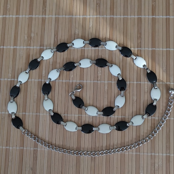New black and white metal and chain belt - Picture 5 of 6